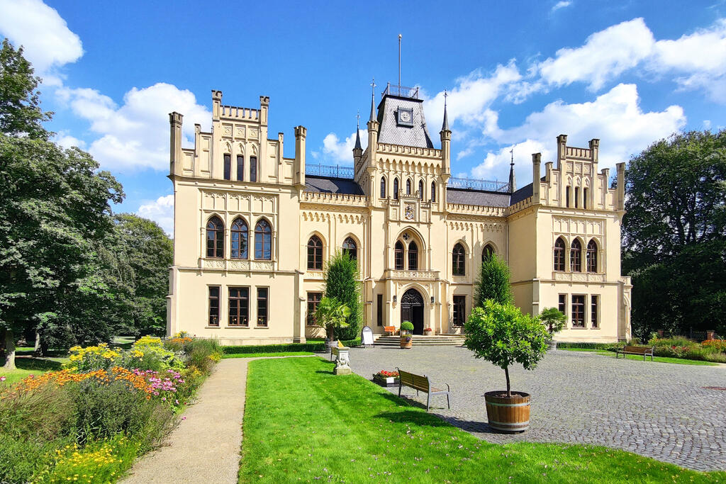 Schloss_Evenburg_Leer